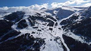 Grandvalira Resorts vive la Semana Santa a tope de nieve y de actividades