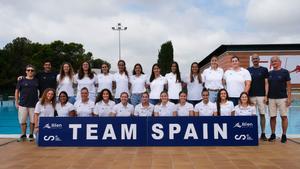 Foto de familia de la selección femenina de waterpolo