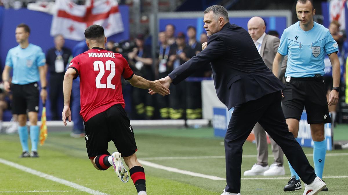 Georges Mikautadze anotó el segundo gol de Georgia contra Portugal de penalti