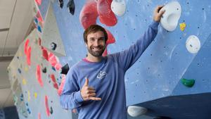 Chris Sharma en la sede de Gavà