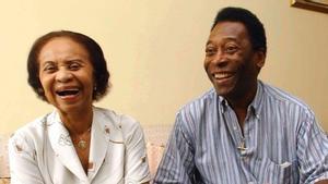 Dona Celeste con su hijo Edson Arantes O Rei Pelé